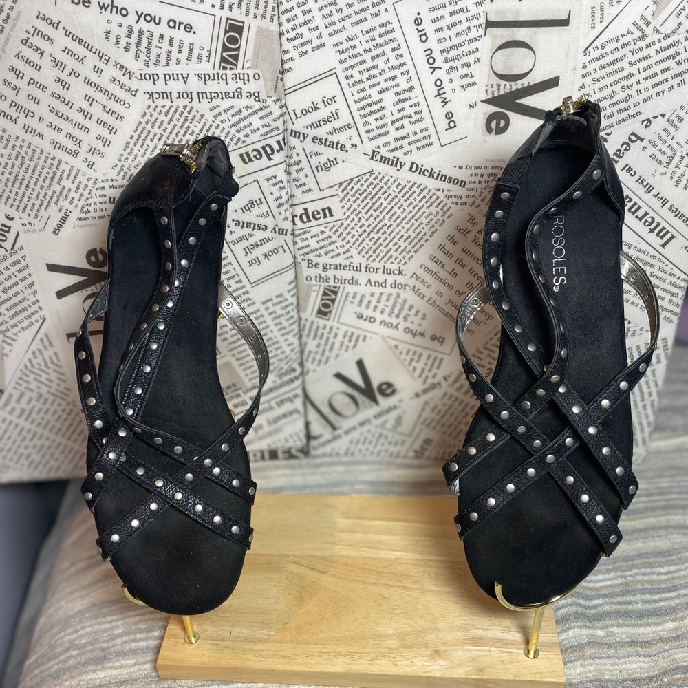 Aerosoles Black and Gold-toned Strappy, Soft & Cushiony Flats in Size 11